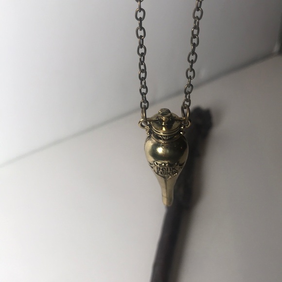 Felix Felicis aka Liquid Luck necklace. - Picture 4 of 8